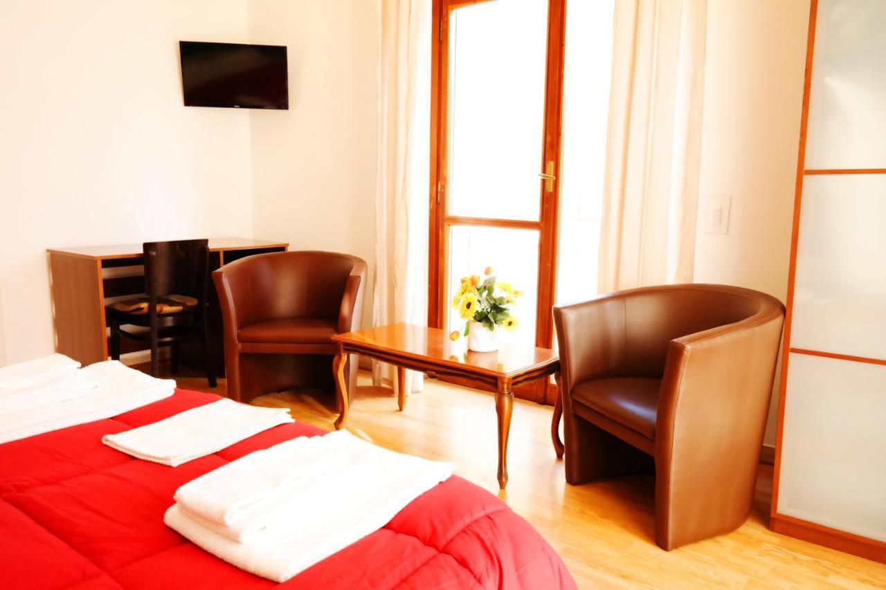 Lecce Cplaza Bed & Breakfast Bagian luar foto